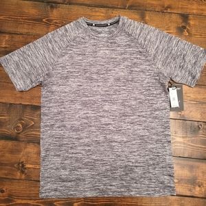 Kenneth Cole techni-cole athletic tshirt men's size small